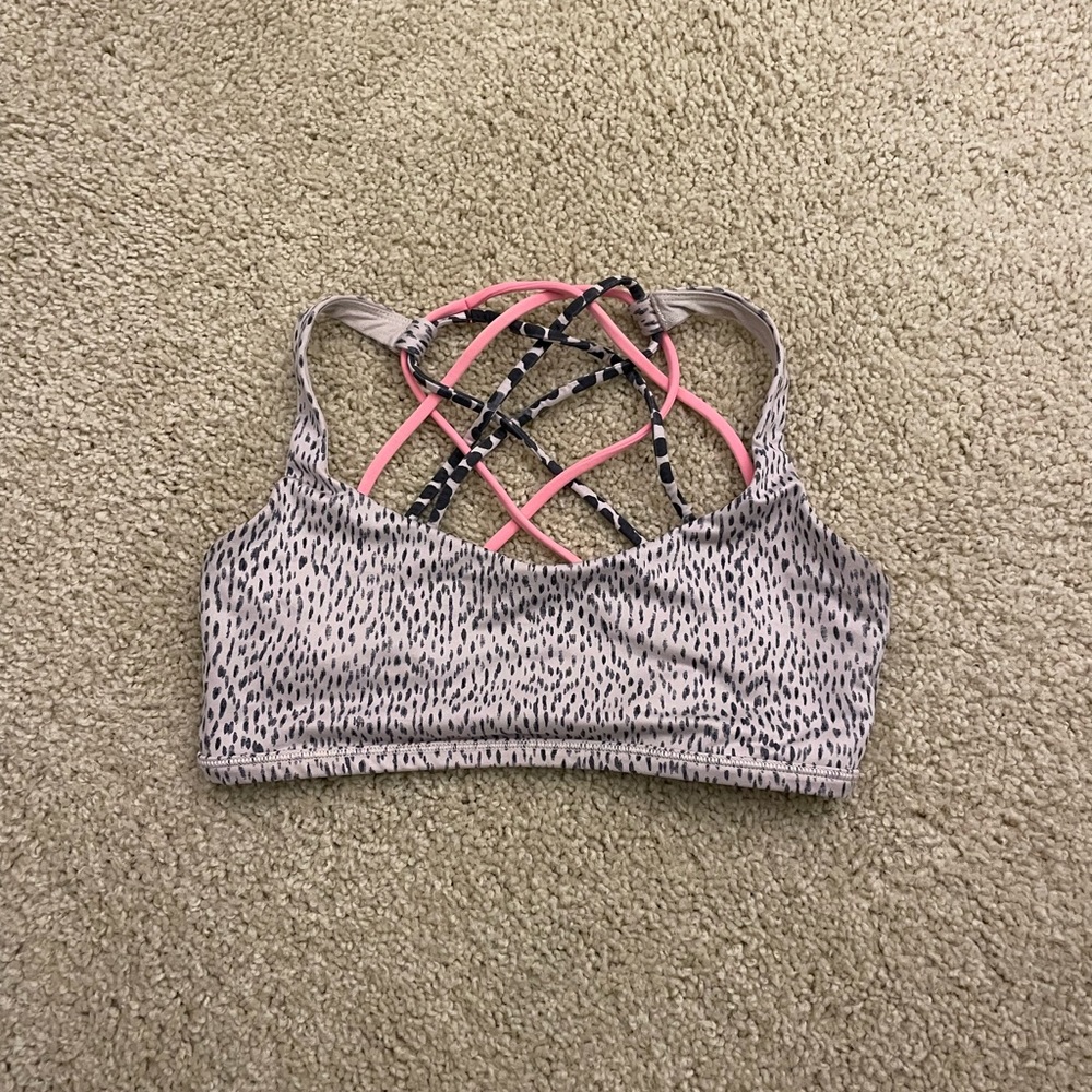 Lululemon free to be bra size 6
